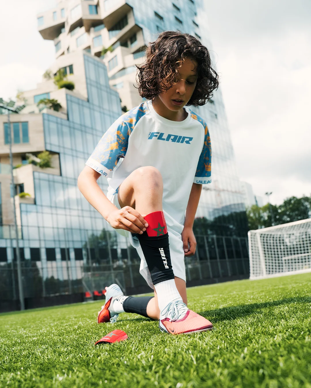 WC Shin Pads Kids - Image 4