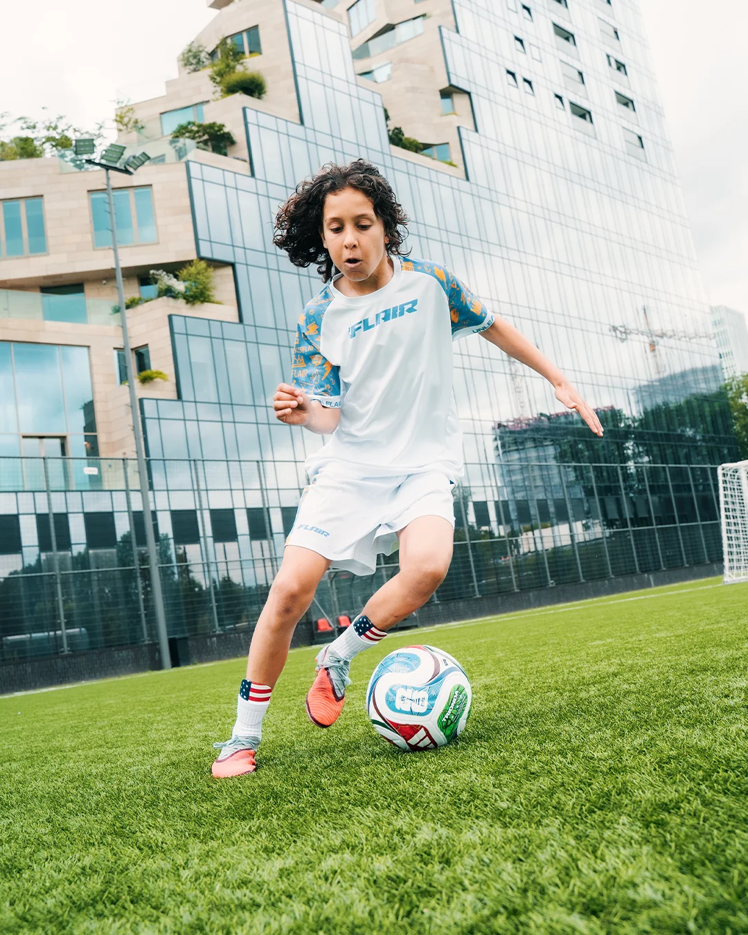 WC Shin Pads Kids - Image 5