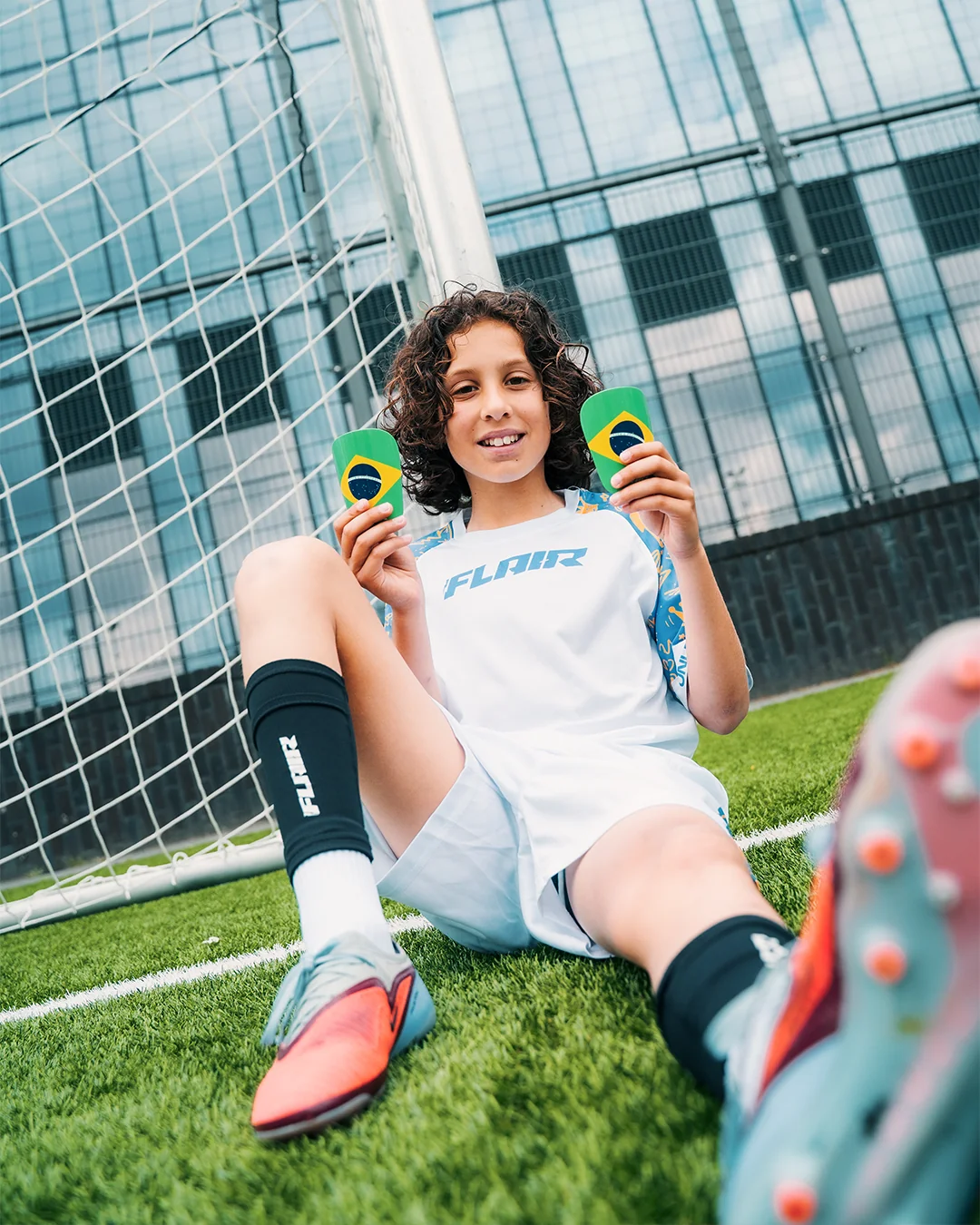 WC Shin Pads Kids - Image 7